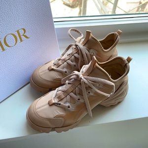Christian Dior D-CONNECT SNEAKER
Nude Technical Fabric size 36 woman